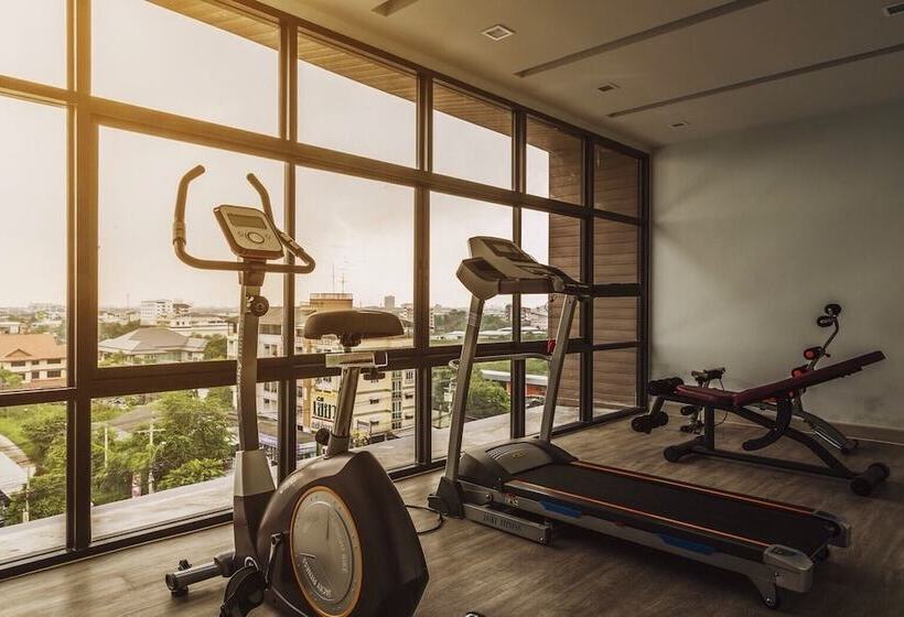 ホテル Naptel Embassy Place