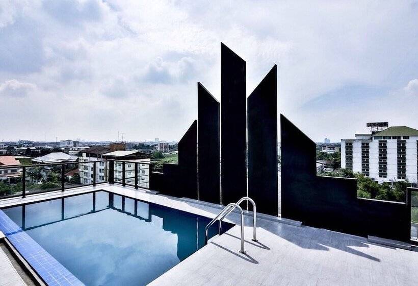 ホテル Naptel Embassy Place