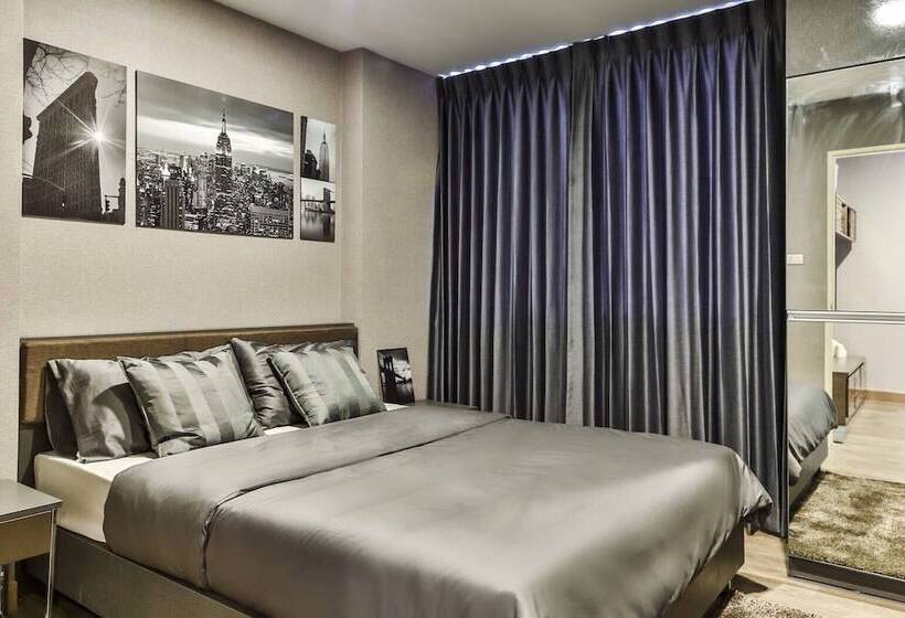 ホテル Naptel Embassy Place