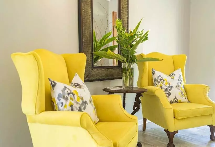 هتل Number Eighteen Exclusive Guest Lodge