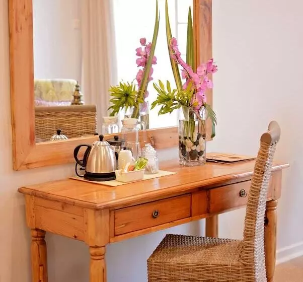 هتل Number Eighteen Exclusive Guest Lodge