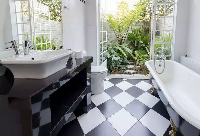 هتل Number Eighteen Exclusive Guest Lodge