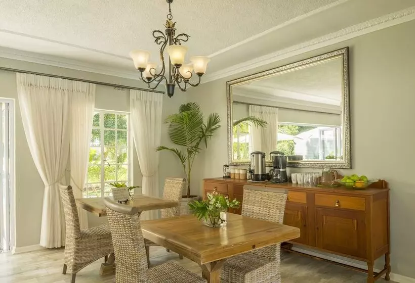 هتل Number Eighteen Exclusive Guest Lodge