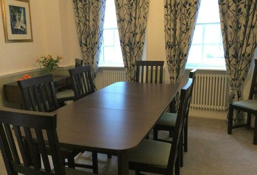 Hotel The Captain's House