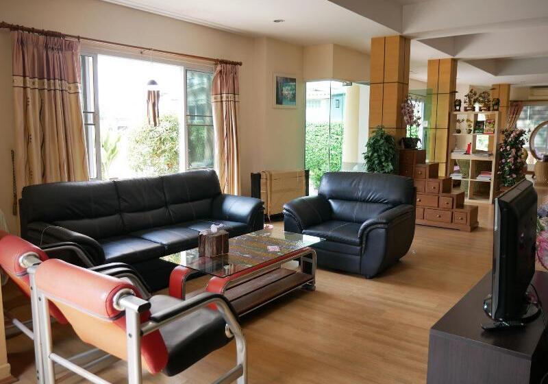 בית מלון כפרי The Village Phitsanulok