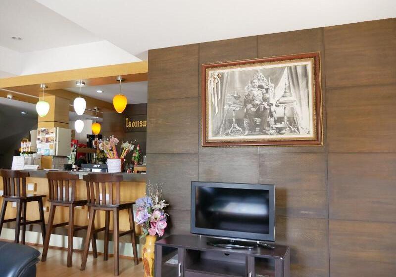 בית מלון כפרי The Village Phitsanulok