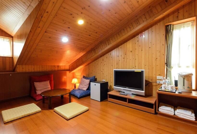 هتل Yosemite Homestay