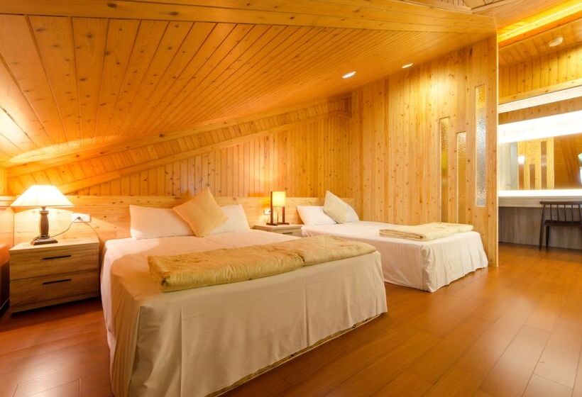 هتل Yosemite Homestay