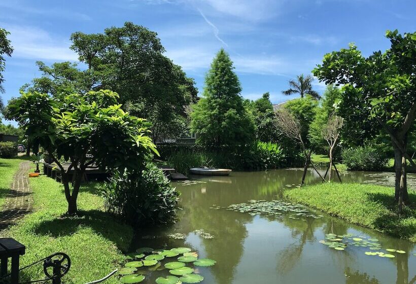 هتل Yosemite Homestay