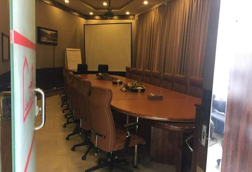 ホテル Altoot Palace Furnished Apartments 2