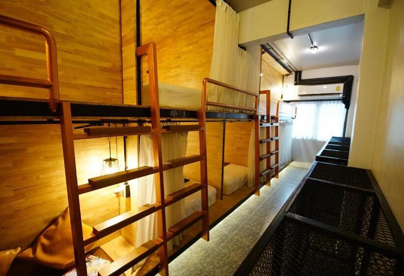 هتل Sleep Owl Hostel