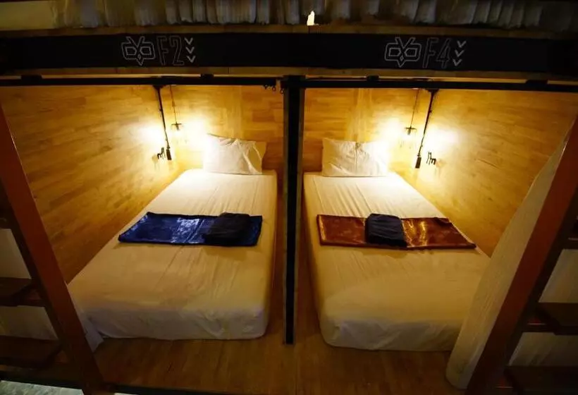 هتل Sleep Owl Hostel
