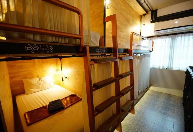 هتل Sleep Owl Hostel