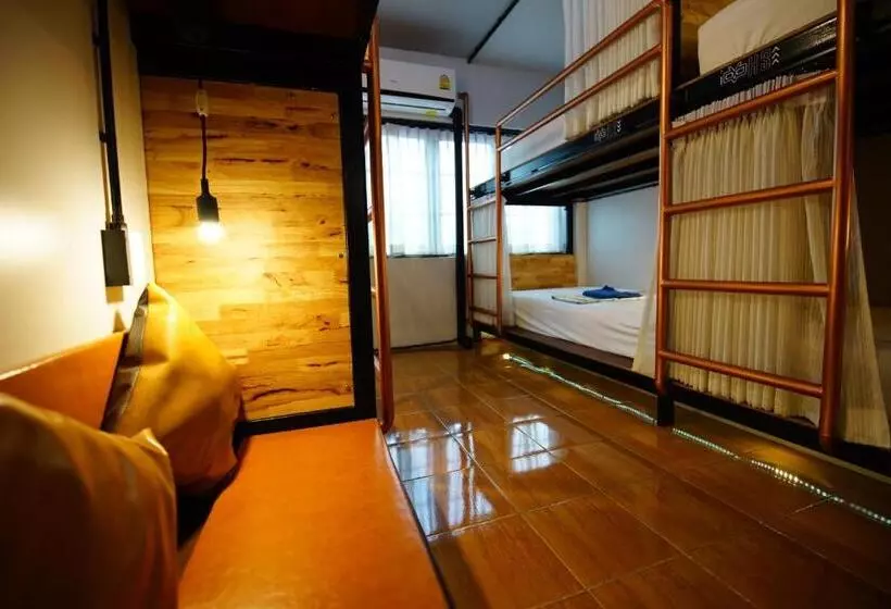 هتل Sleep Owl Hostel