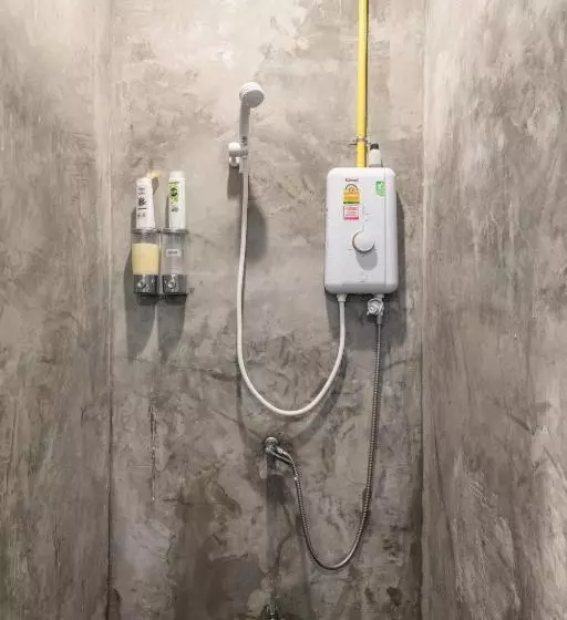 هتل The Cocoon Hostel