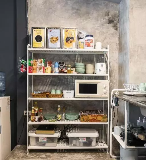 هتل The Cocoon Hostel