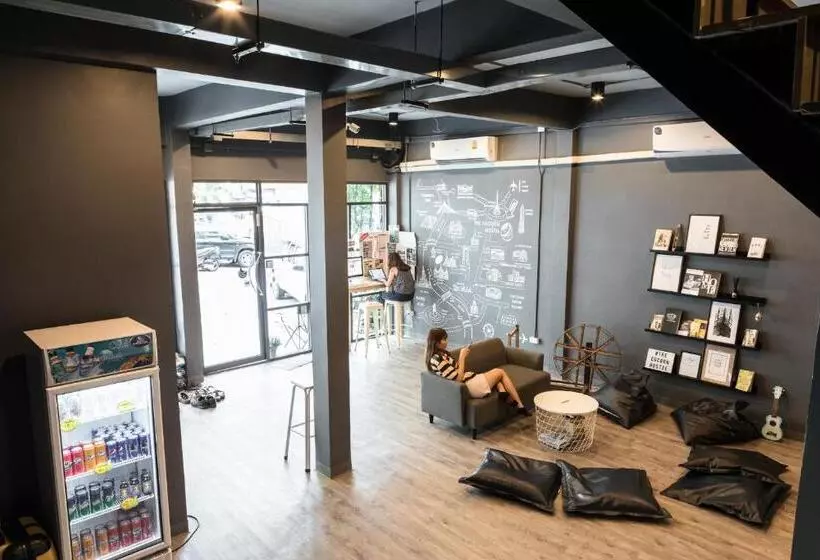 هتل The Cocoon Hostel