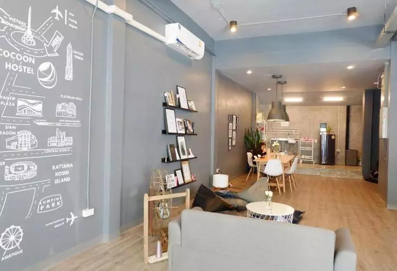 هتل The Cocoon Hostel