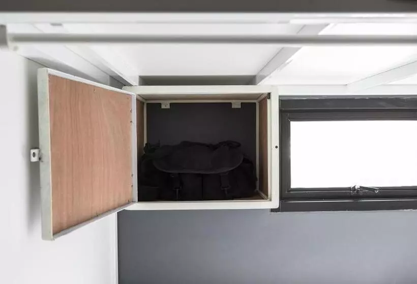 هتل The Cocoon Hostel