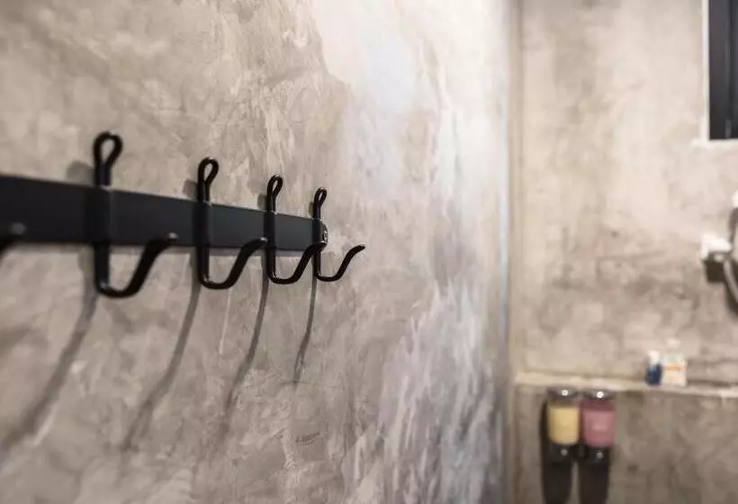 هتل The Cocoon Hostel