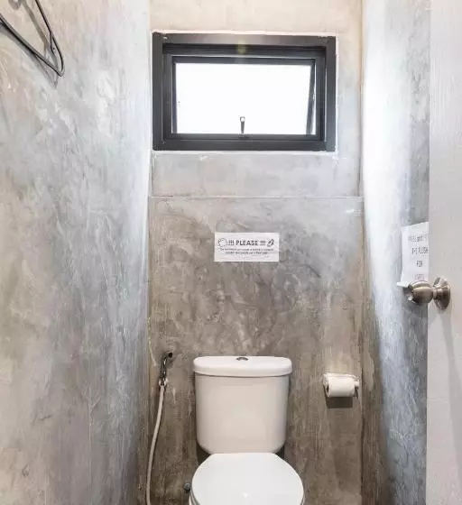 هتل The Cocoon Hostel