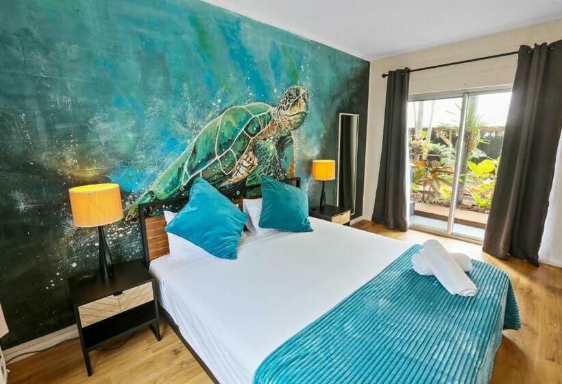 Отель The Palms At Palm Cove