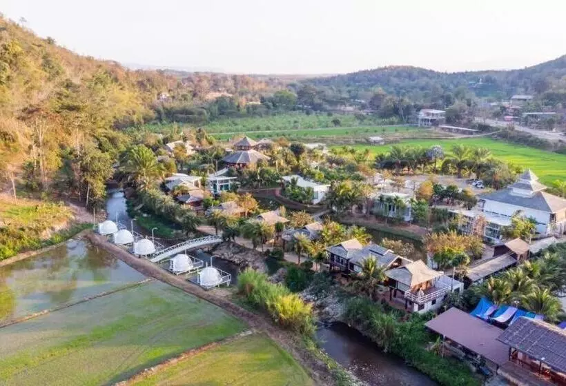 ホテル The White House Boutique Resort