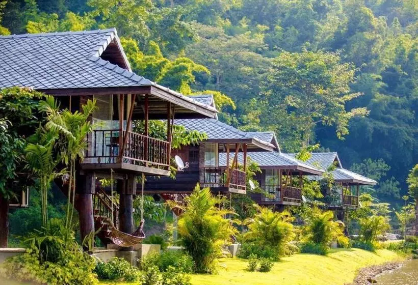 ホテル The White House Boutique Resort