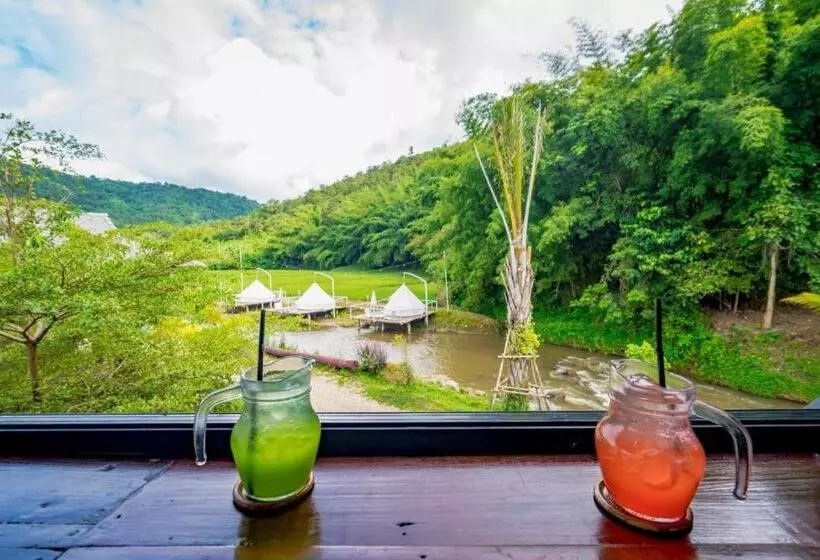 ホテル The White House Boutique Resort