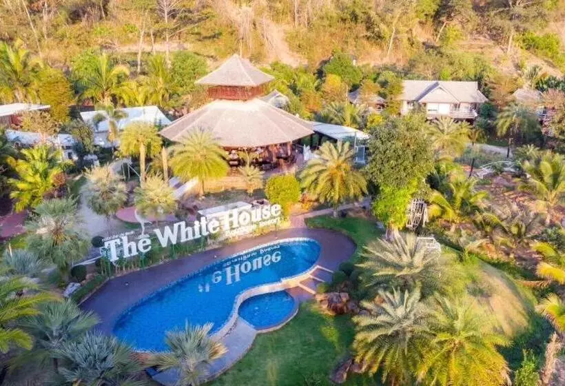 ホテル The White House Boutique Resort