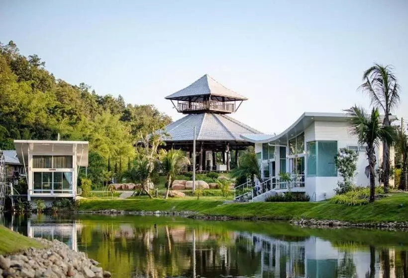 ホテル The White House Boutique Resort