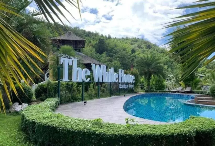 ホテル The White House Boutique Resort
