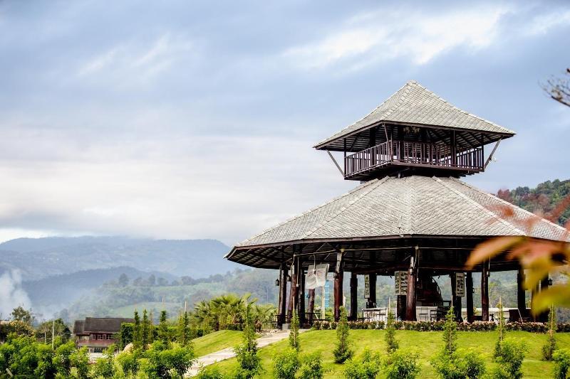 هتل The White House Boutique Resort