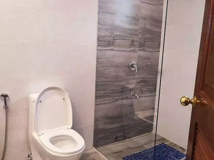 Hotelli Acropolis North Water Camp