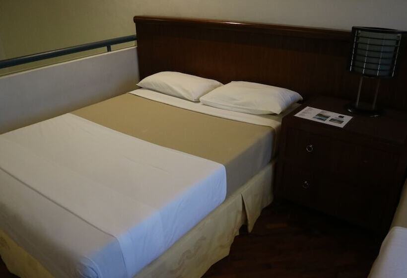 فندق Acropolis North Water Camp