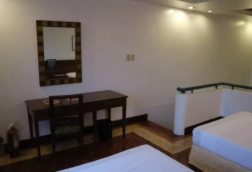 Hotelli Acropolis North Water Camp