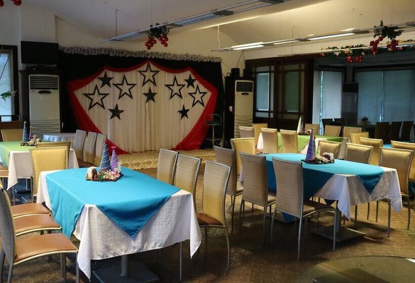 فندق Acropolis North Water Camp