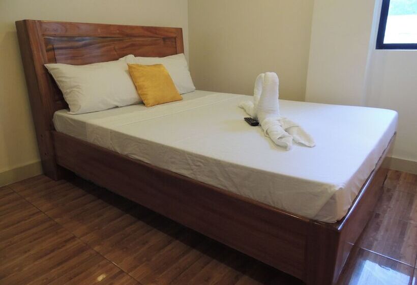 酒店 Angelic Tourist Inn