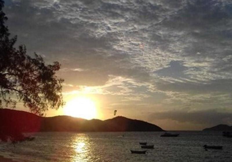 فندق Bamboo Buzios Hostel