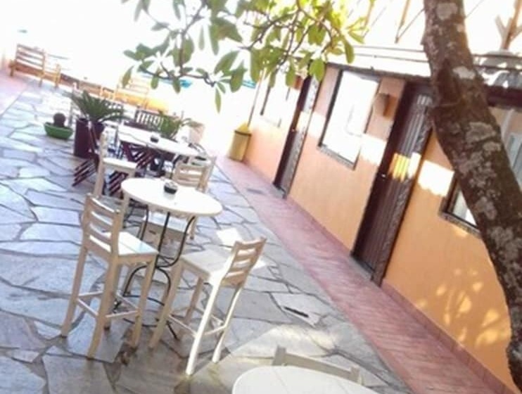 فندق Bamboo Buzios Hostel