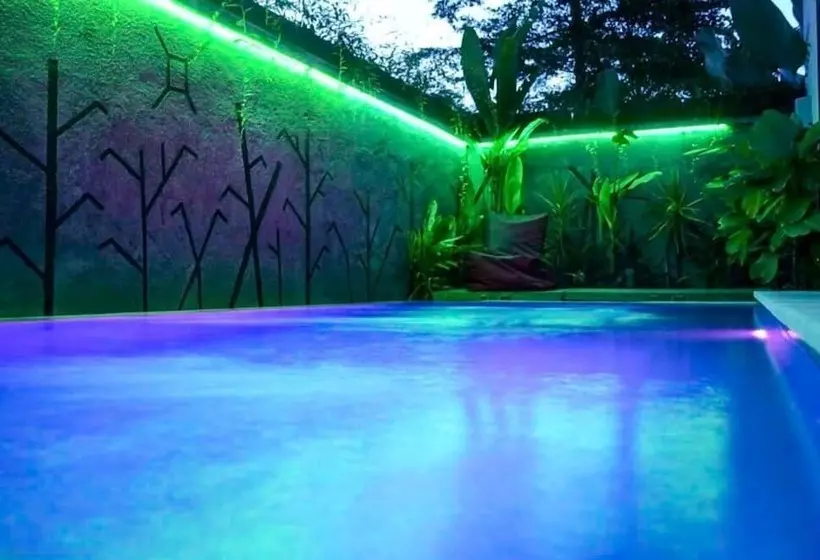 ホテル Beluran Serene Guesthouse