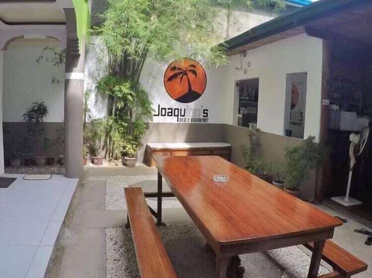 בית מלון כפרי Joaquinns Bed & Breakfast