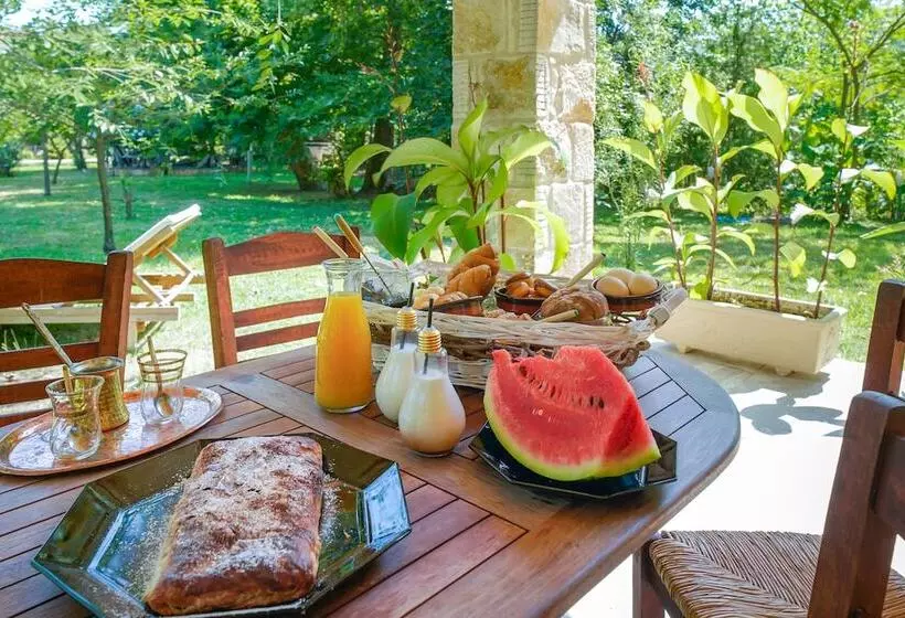 Hotelli Natura Bungalows