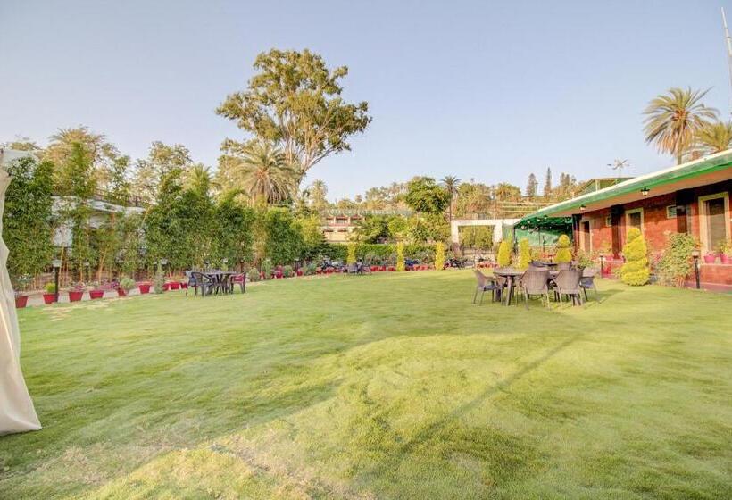 호텔 Royal Garden Retreat