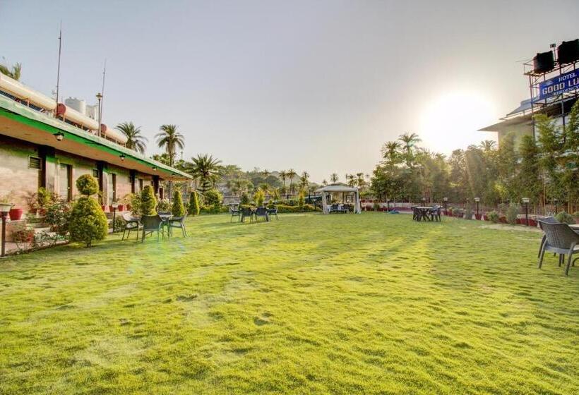 호텔 Royal Garden Retreat