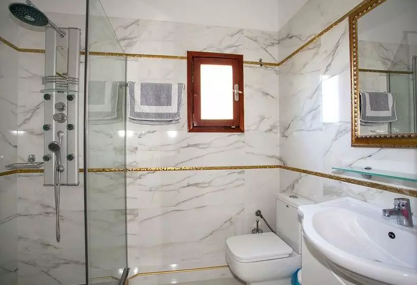 Hotelli Villa Apollo