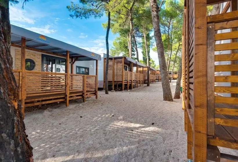 هتل Croatia Camp Premium