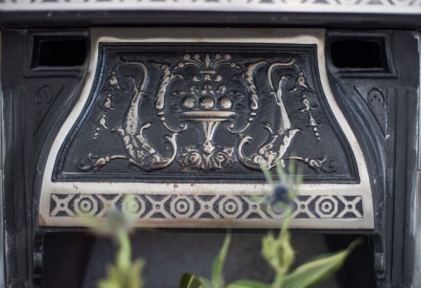 호텔 Justb Deva Edinburgh