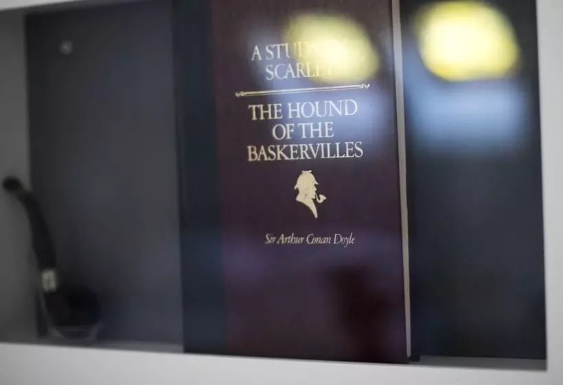 هتل Justb Deva Edinburgh