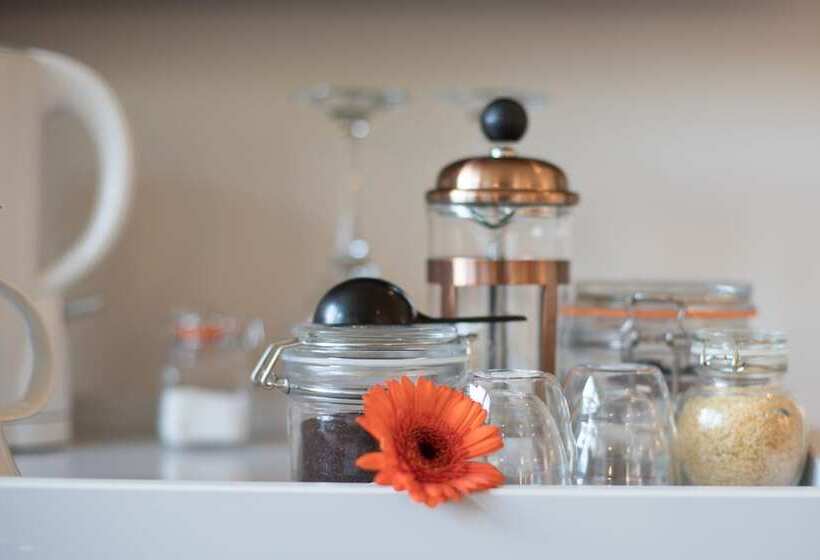 호텔 Justb Deva Edinburgh